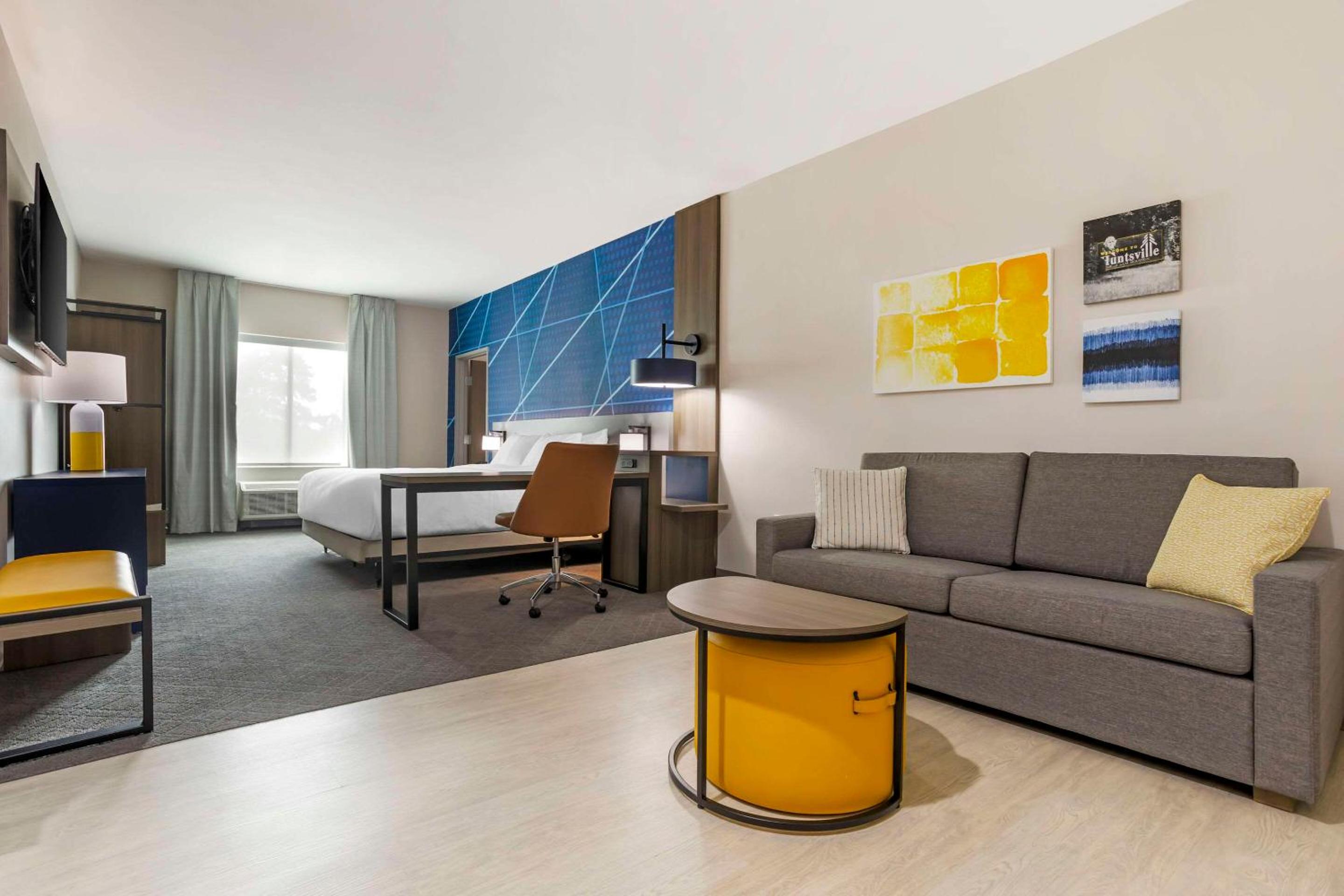 comfort inn and suites huntsville near university