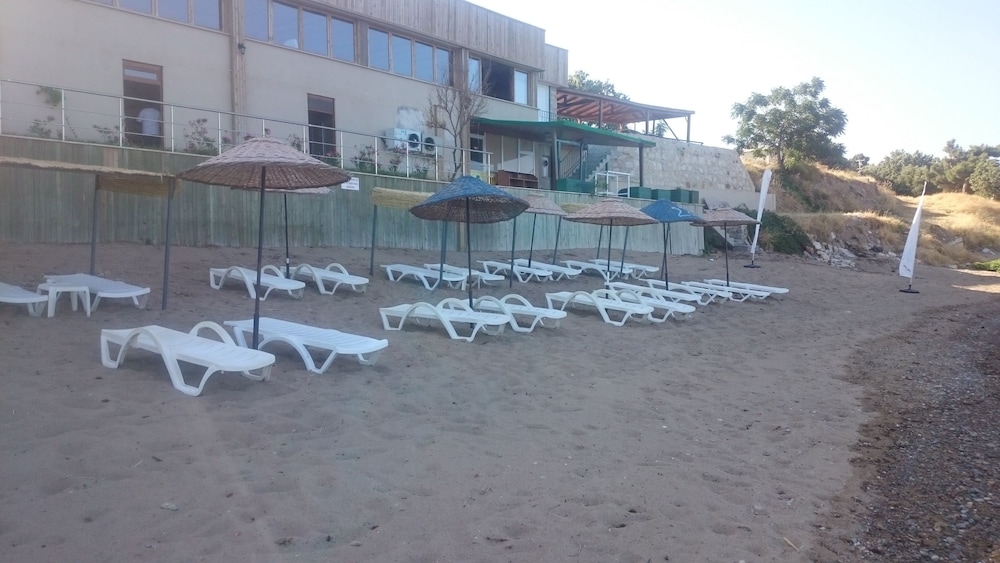 Troas Beach Hotel 44/59