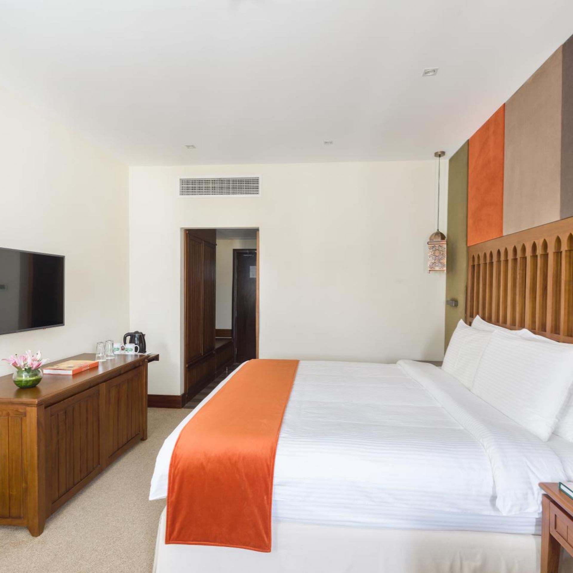 DELUXE ROOM