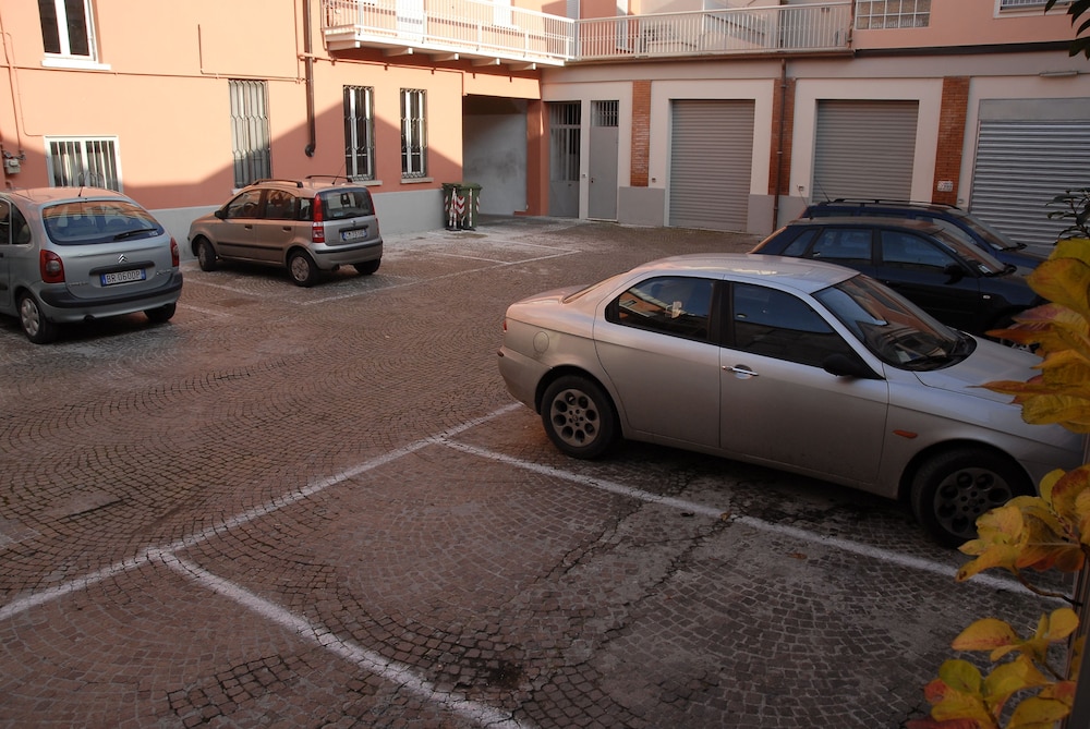 ALBERGO BIANCHI STAZIONE 41/50
