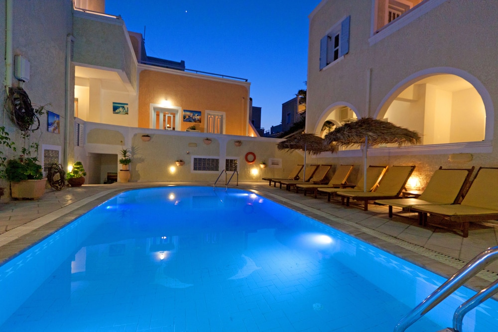 Sellada Apartments 33/35