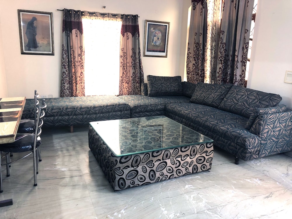 Utsav Bed & Breakfast 15/23