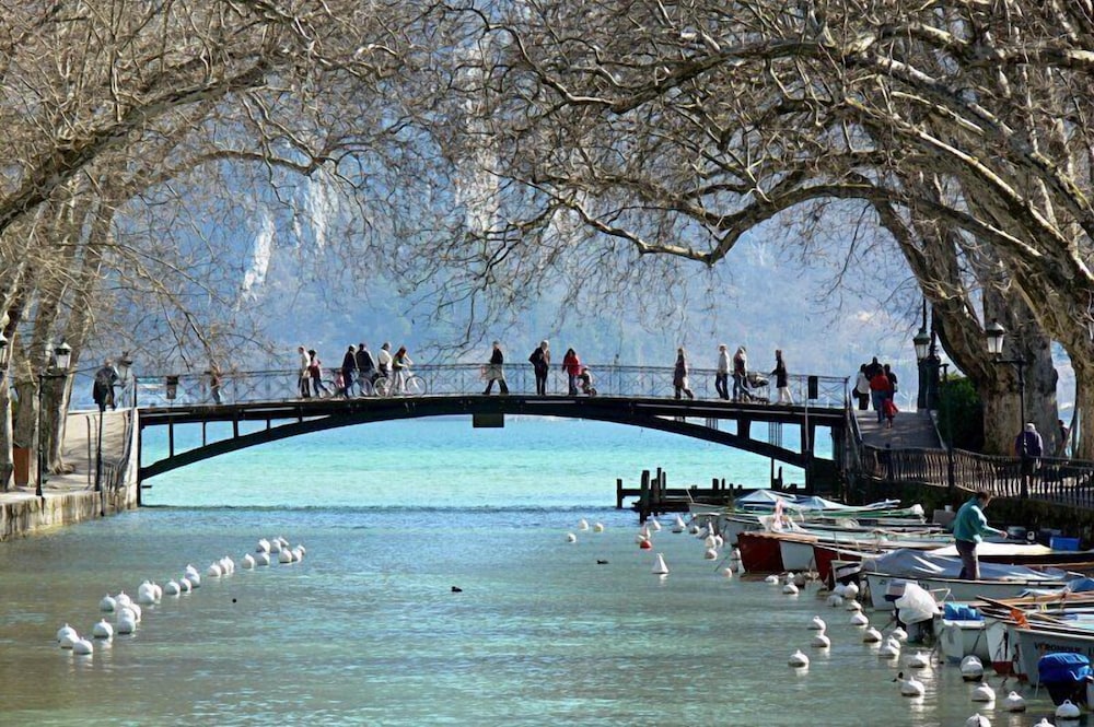 Mercure Annecy Sud 67/70