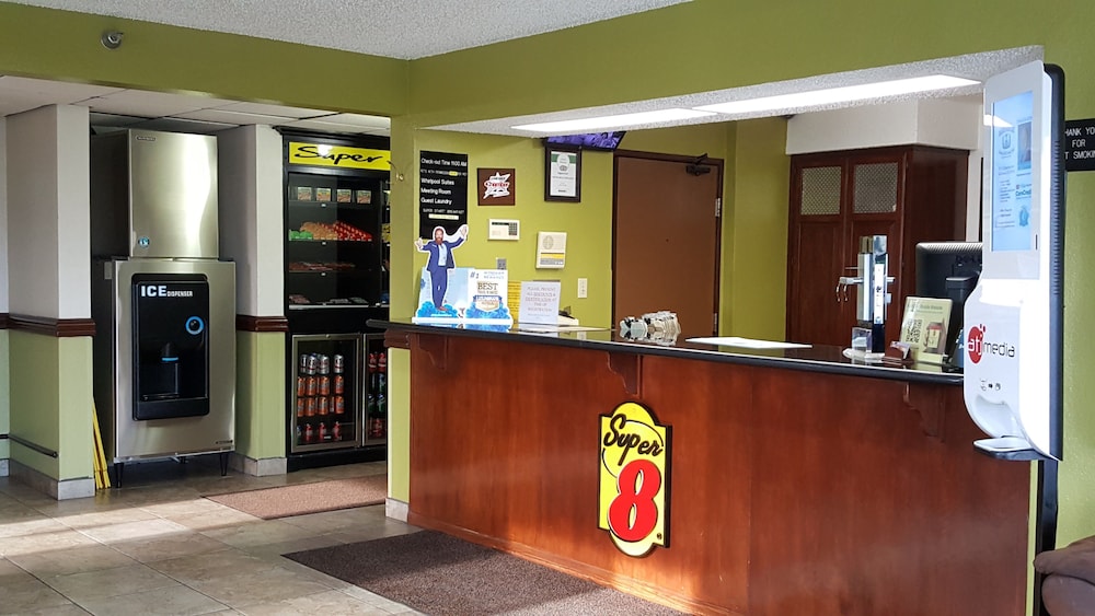 Super 8 by Wyndham Harlingen TX 6/33