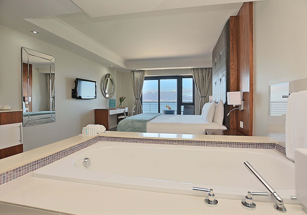 Blaauwberg Beach Hotel 44/100