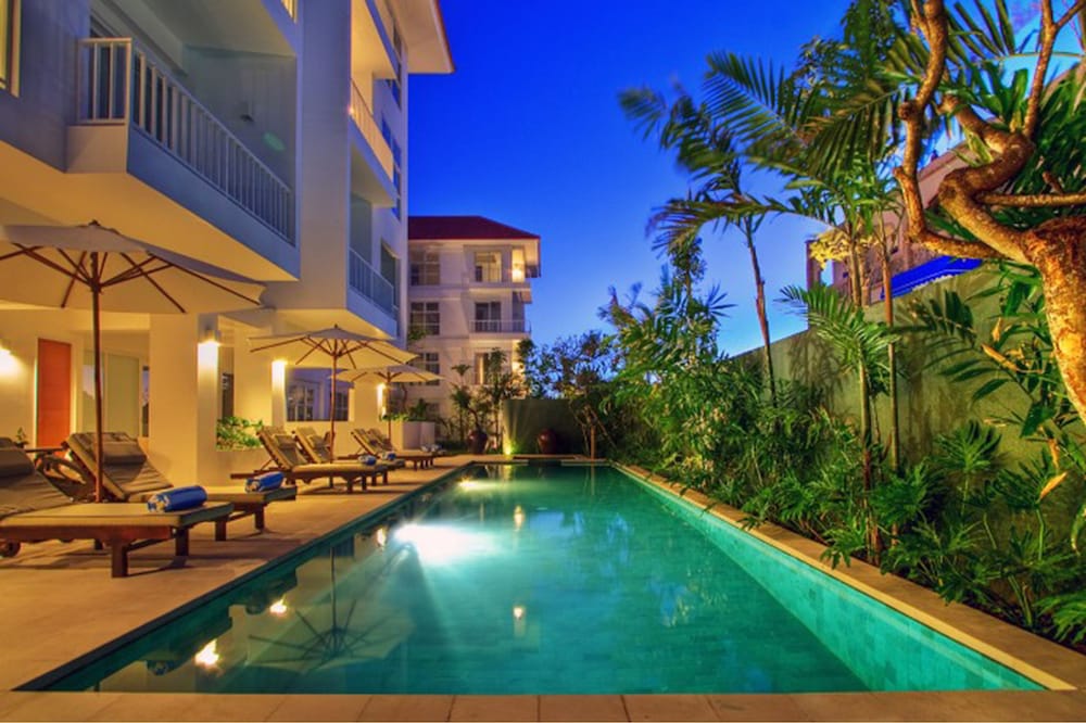 Sunset Residence 31/33