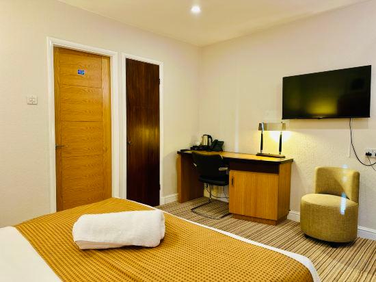Lobby at OYO New Charles Dickens Hotel, WIGAN