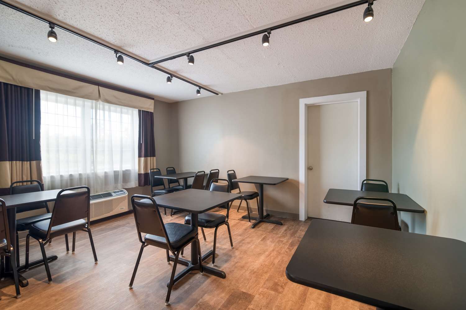 Quality Inn & Suites Auburn I-95 18/31