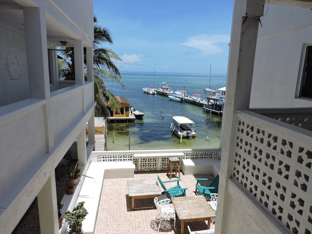 Spindrift Hotel 13/75