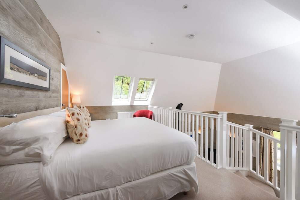 Semi Basement, Lodge, Suite, King Bed