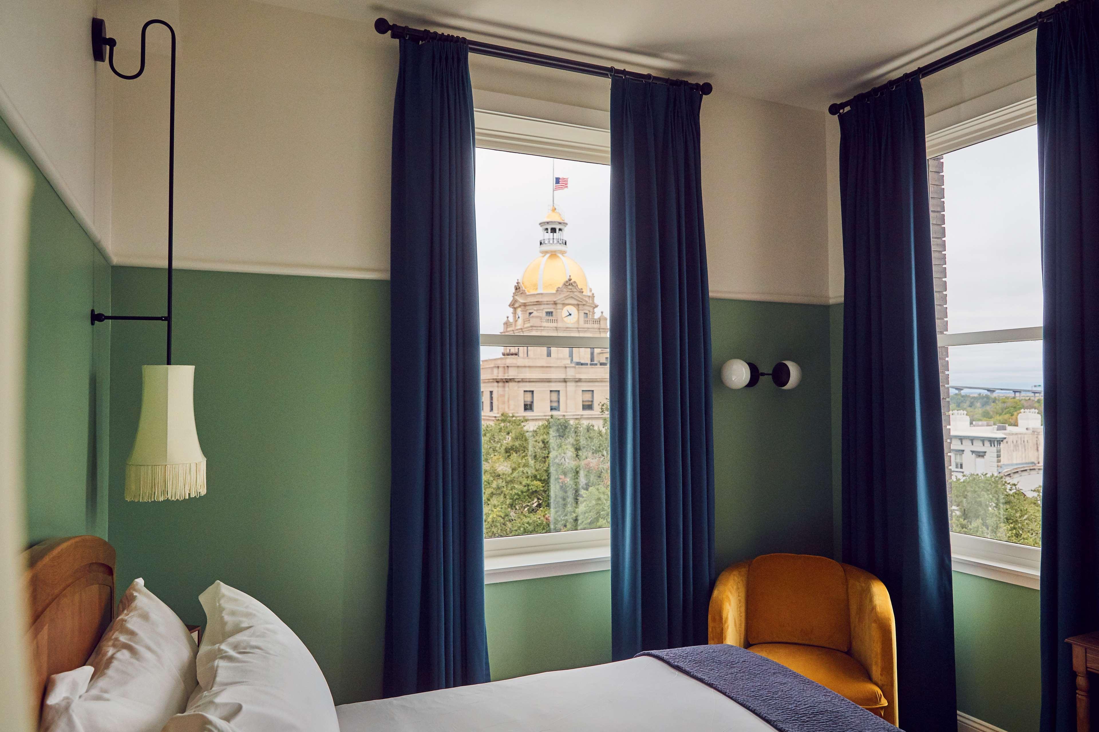 City, King Bed
