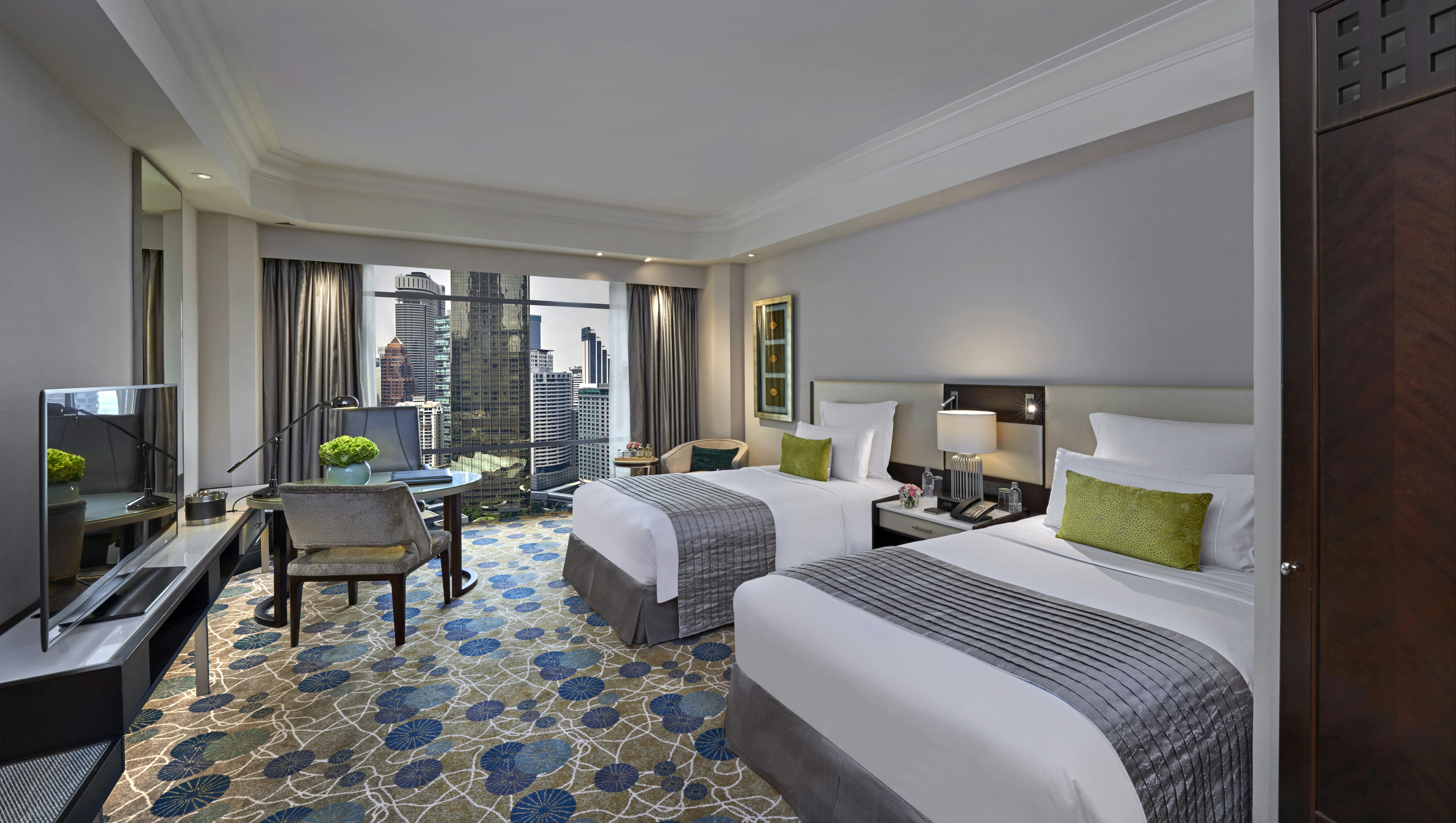 CLUB, DELUXE, TWIN BEDS, CITY VIEW