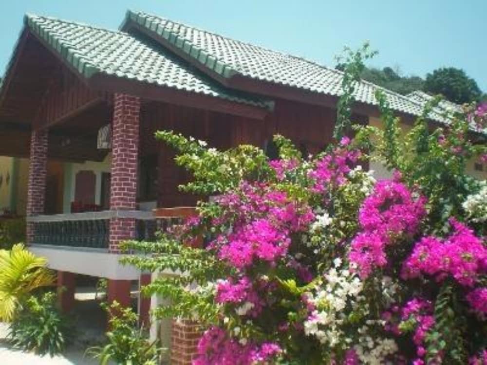 Seaboard Bungalows 6/72