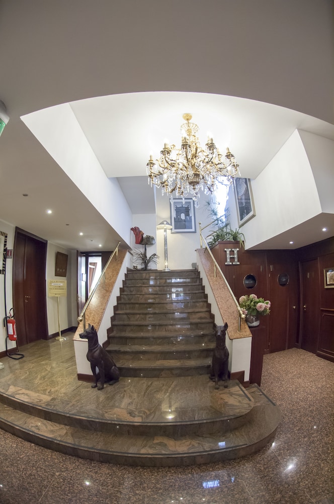 Hotel Bristol Milano 8/69