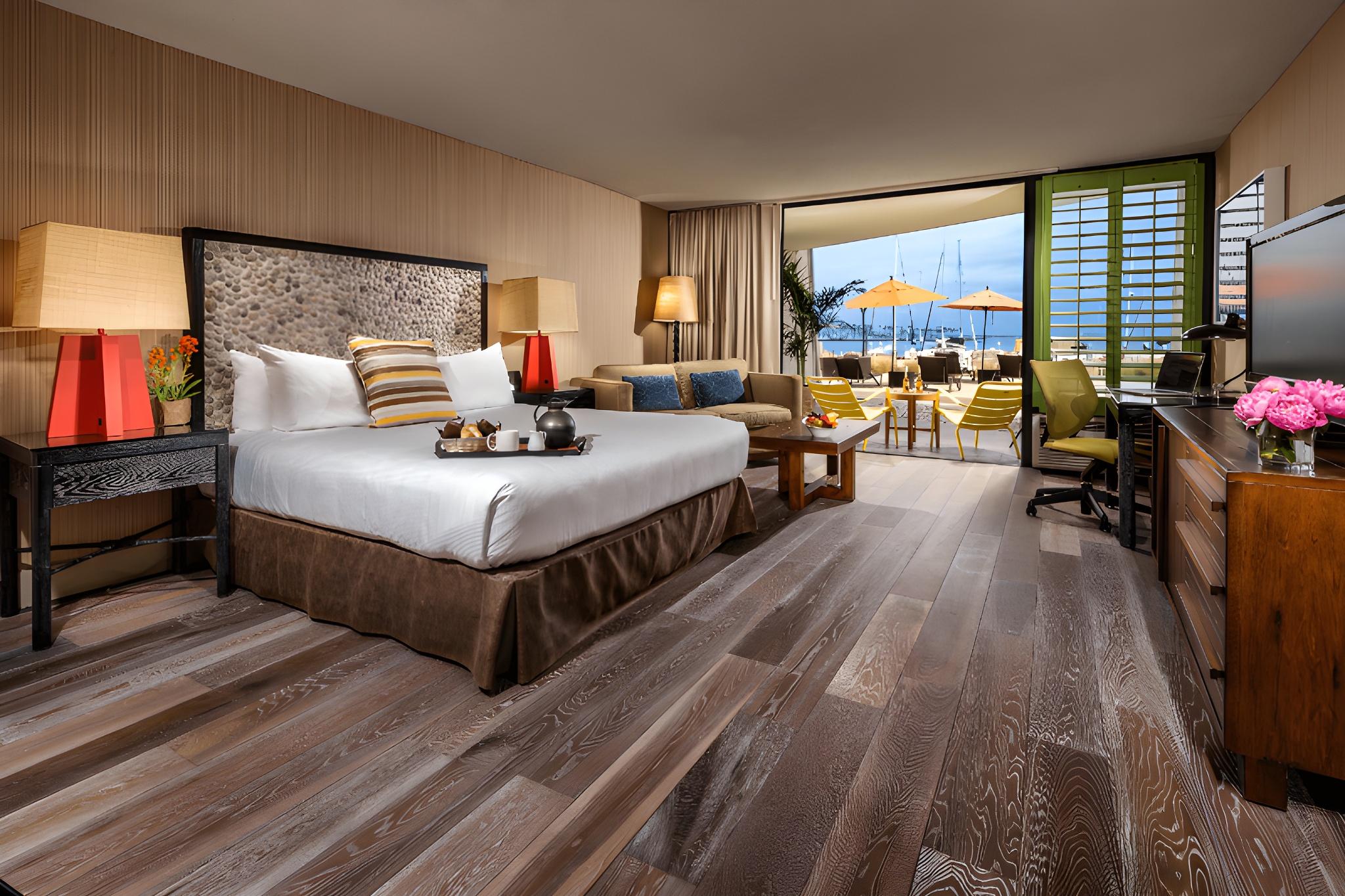 Deluxe, Double Bed, Water View