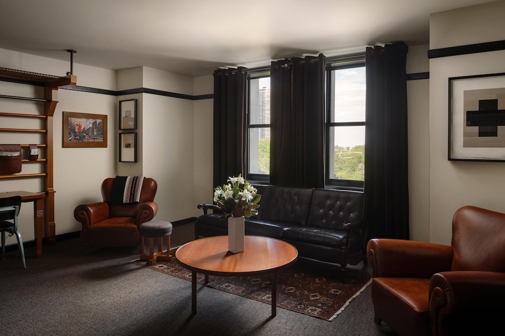 Chicago Athletic Association 56/79