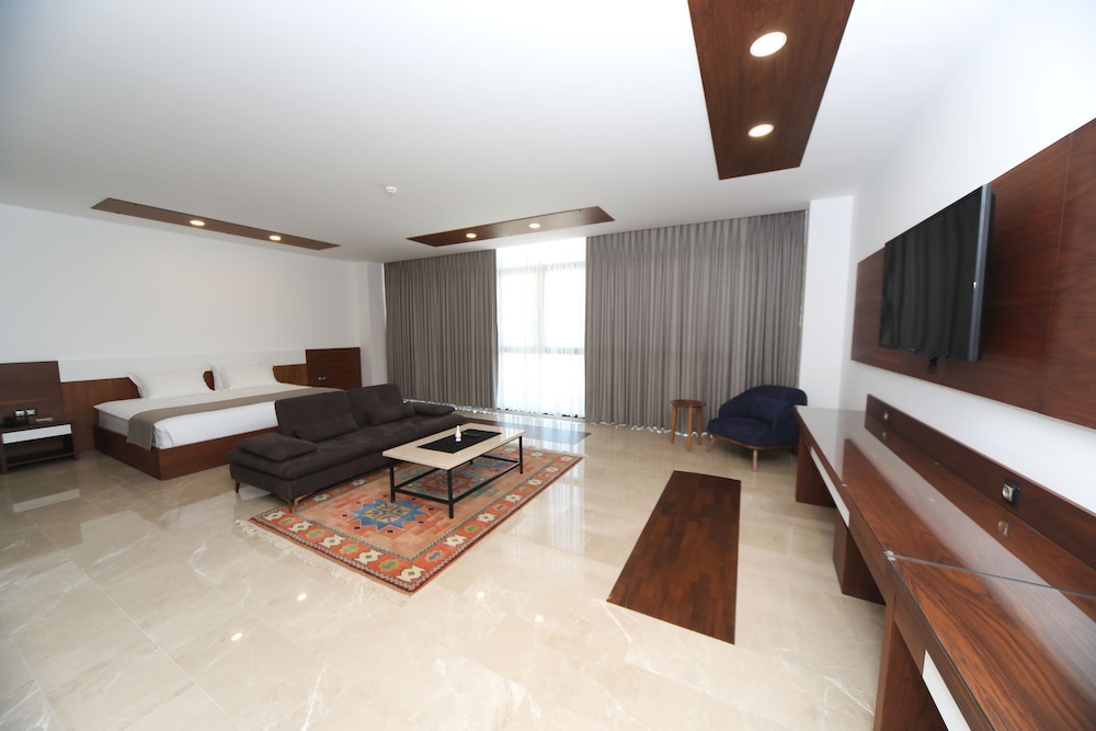 Carissa Hotel 23/35