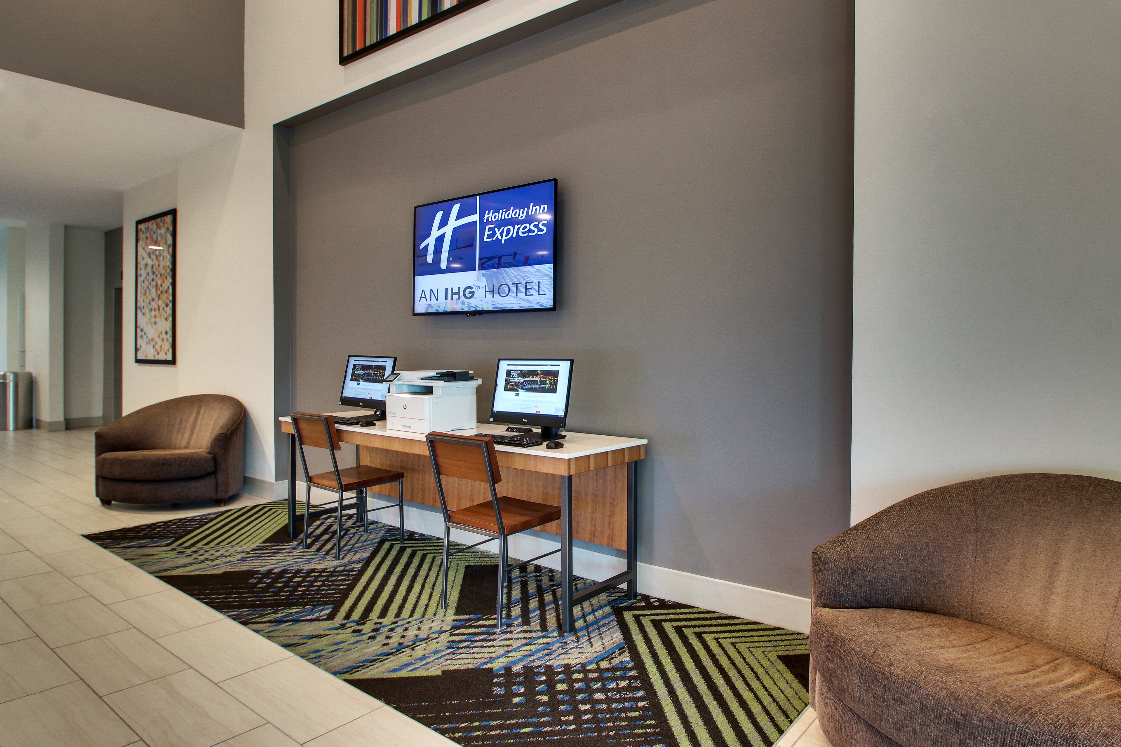 Holiday Inn Express Lexington North Georgetown 44/48