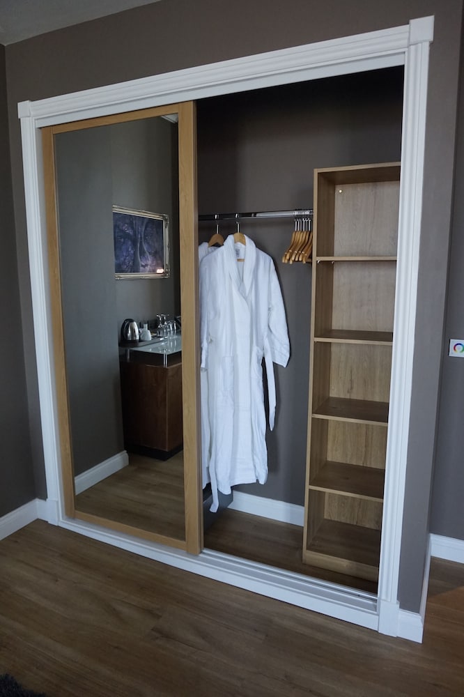 Halvard Hotel 22/50
