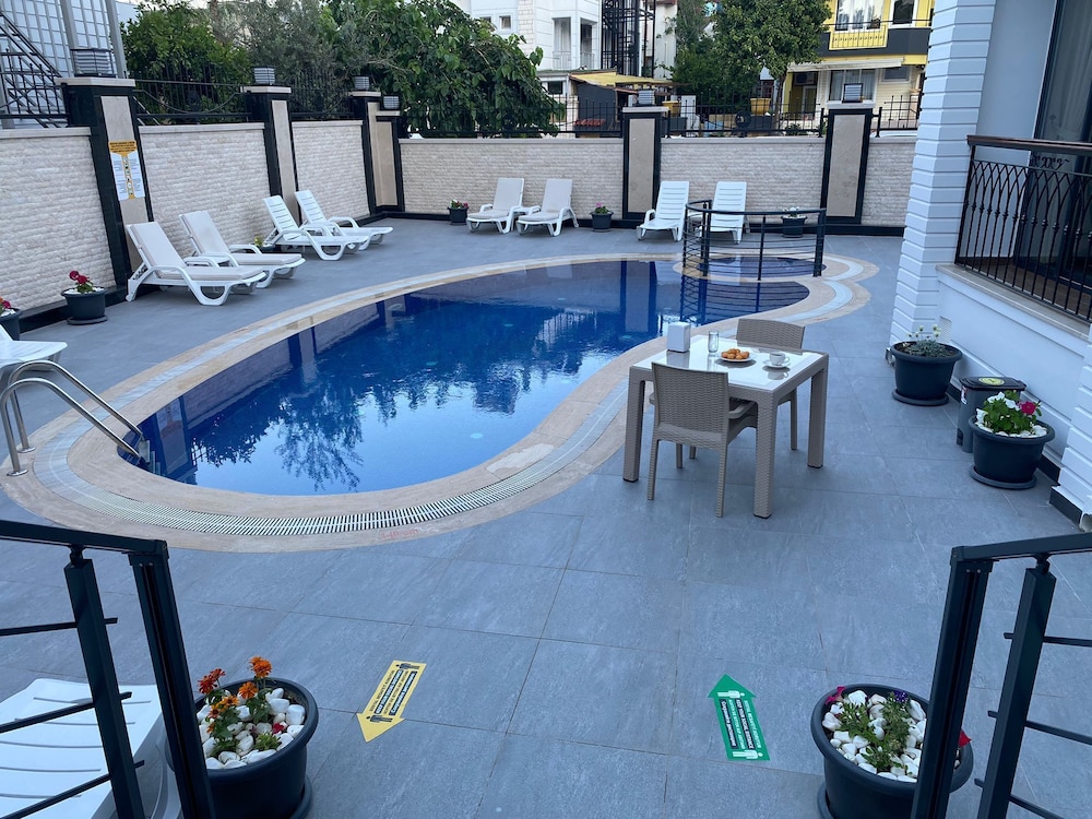 MIYAS LUXURY HOTEL 17/23