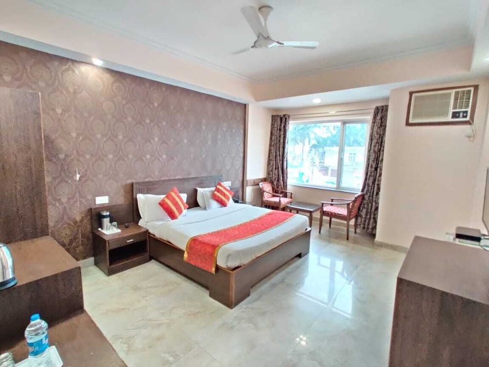 Hotel Anurag 17/30