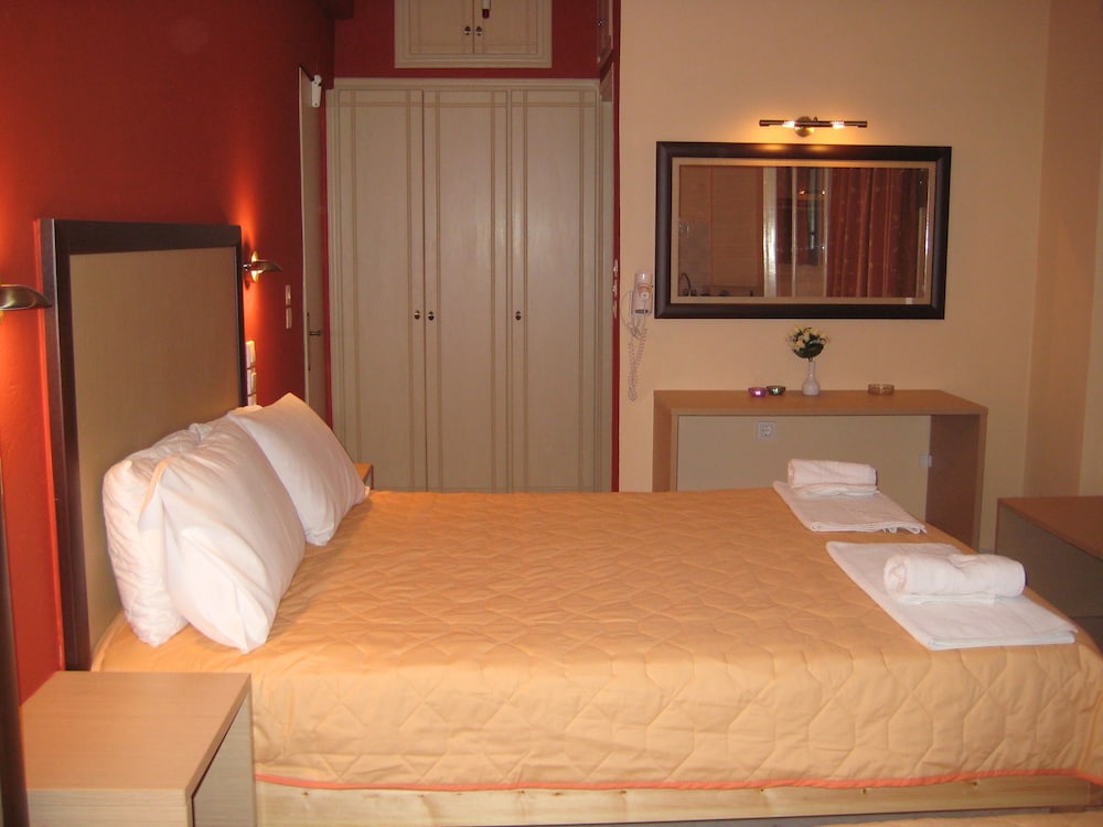 Avra Hotel 23/71