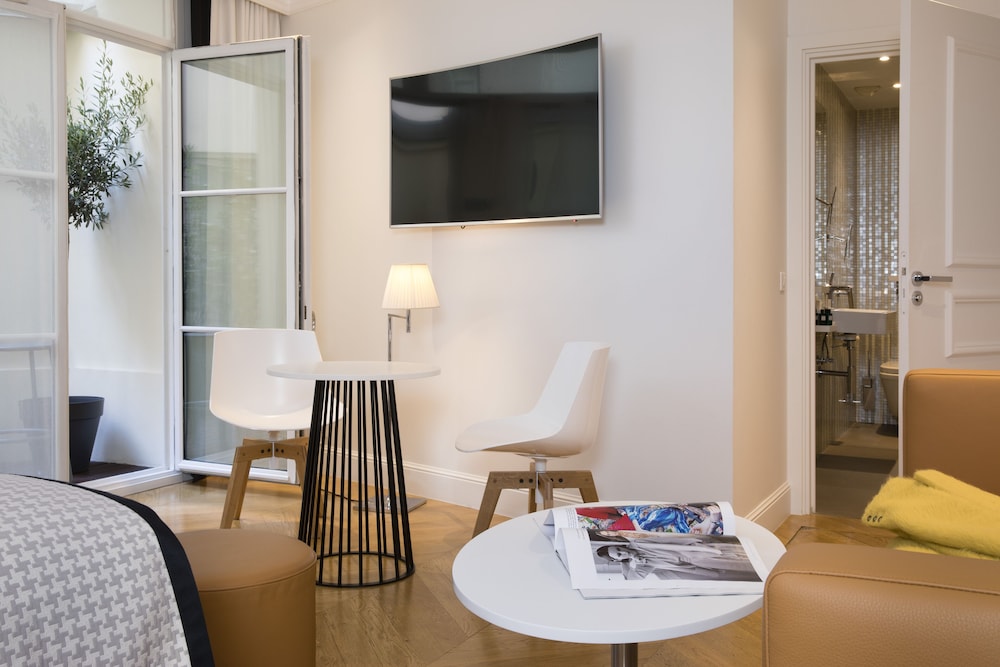Hotel R de Paris 49/64