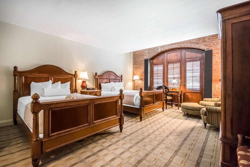 The Inn at Henderson's Wharf, an Ascend Collection Hotel 10/44