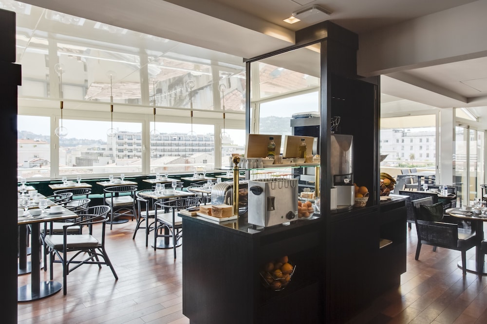 restaurant-cafeteria