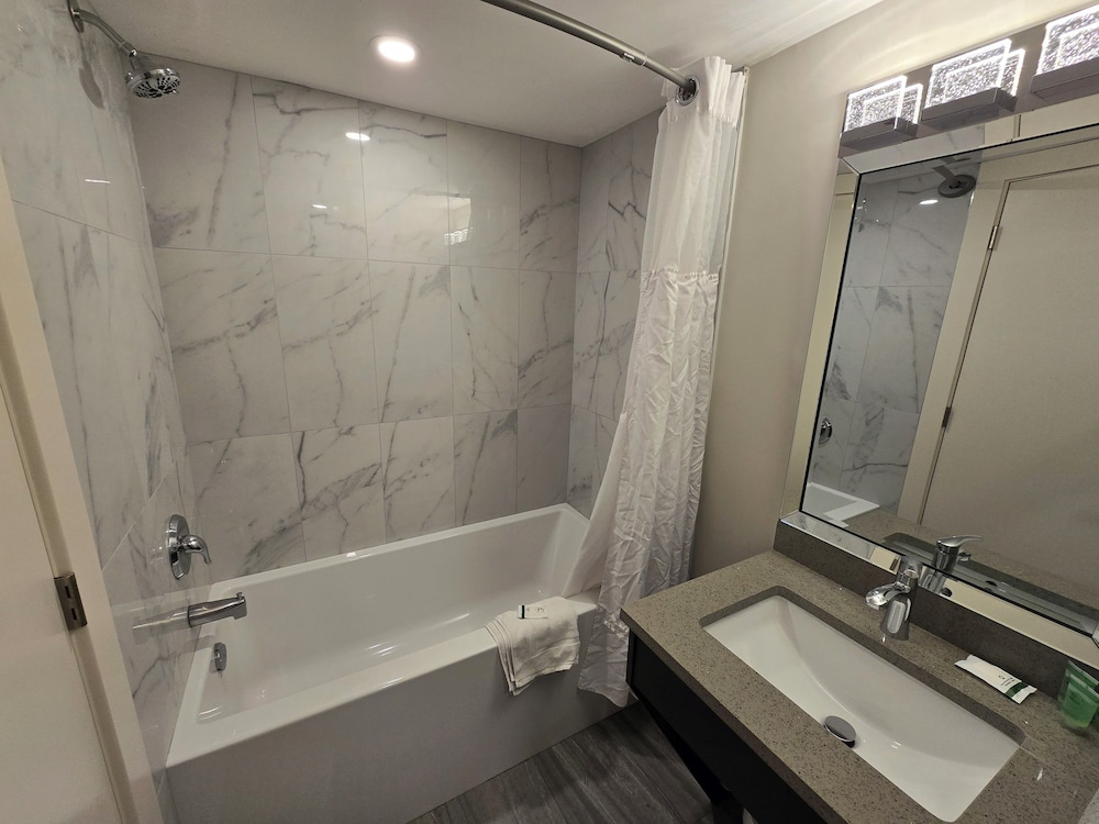 Sahara Courtyard Inn Penticton 77/77