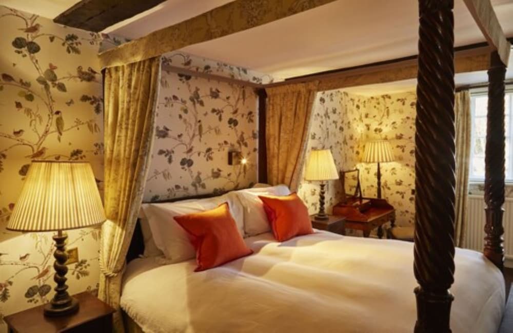Tudor, Double Bed