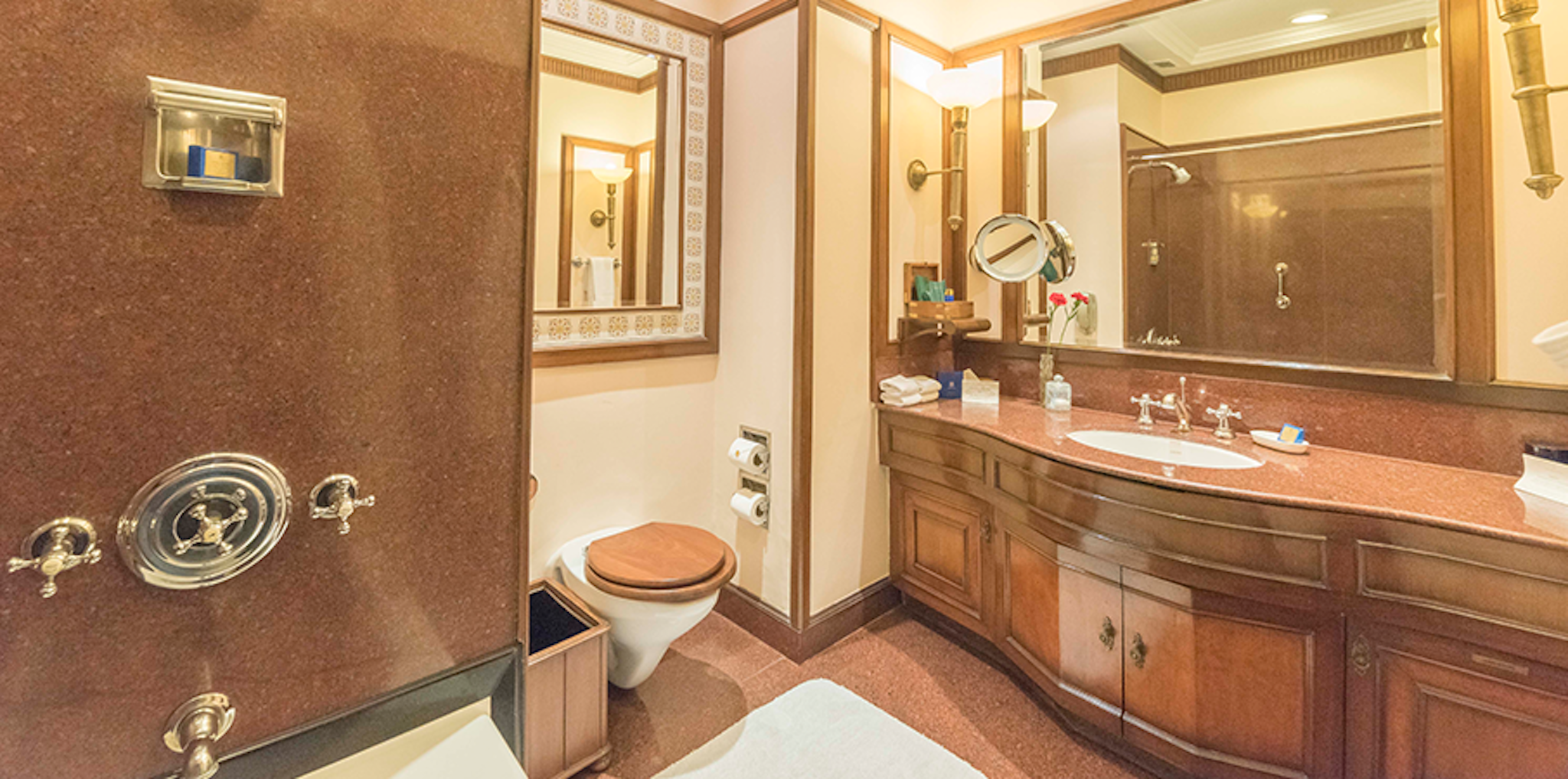 THE OBEROI GRAND 78/81