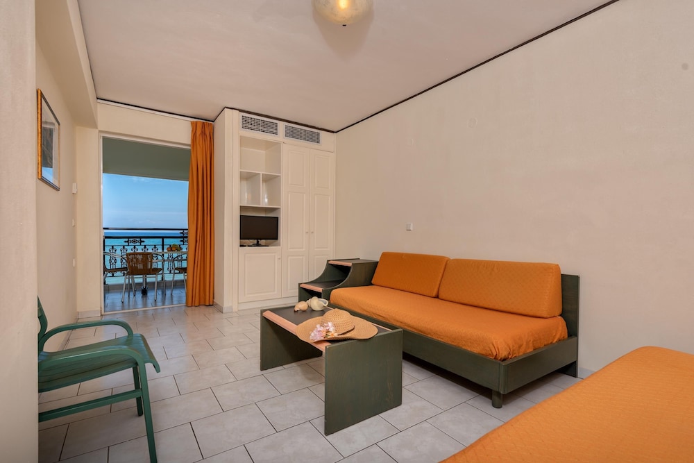 Porto Iliessa by GHH 23/43