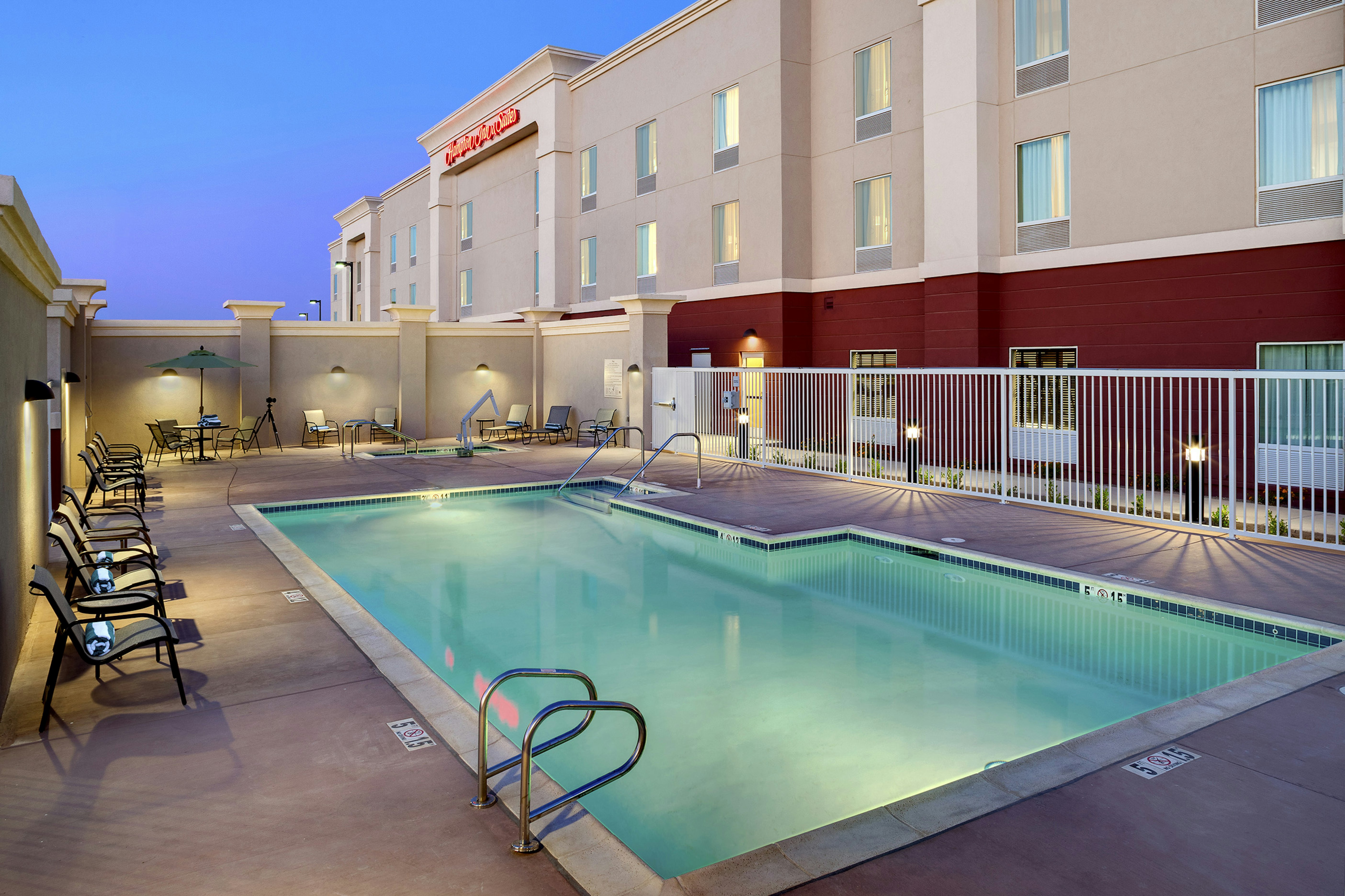 Hampton Inn And Suites Blythe 17/19