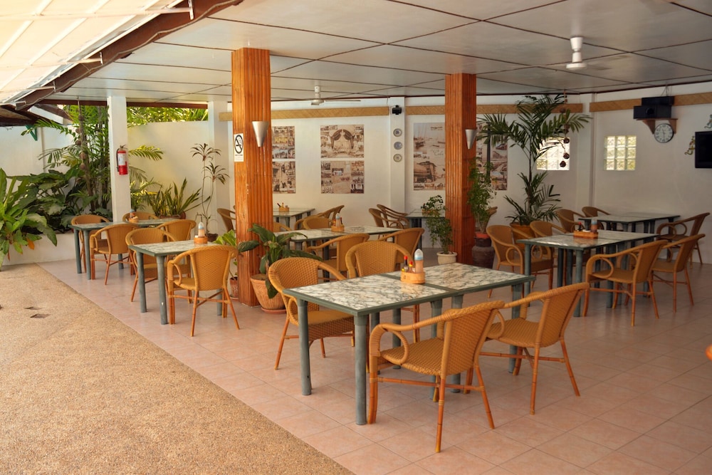 Marcosas Cottages Resort 47/68