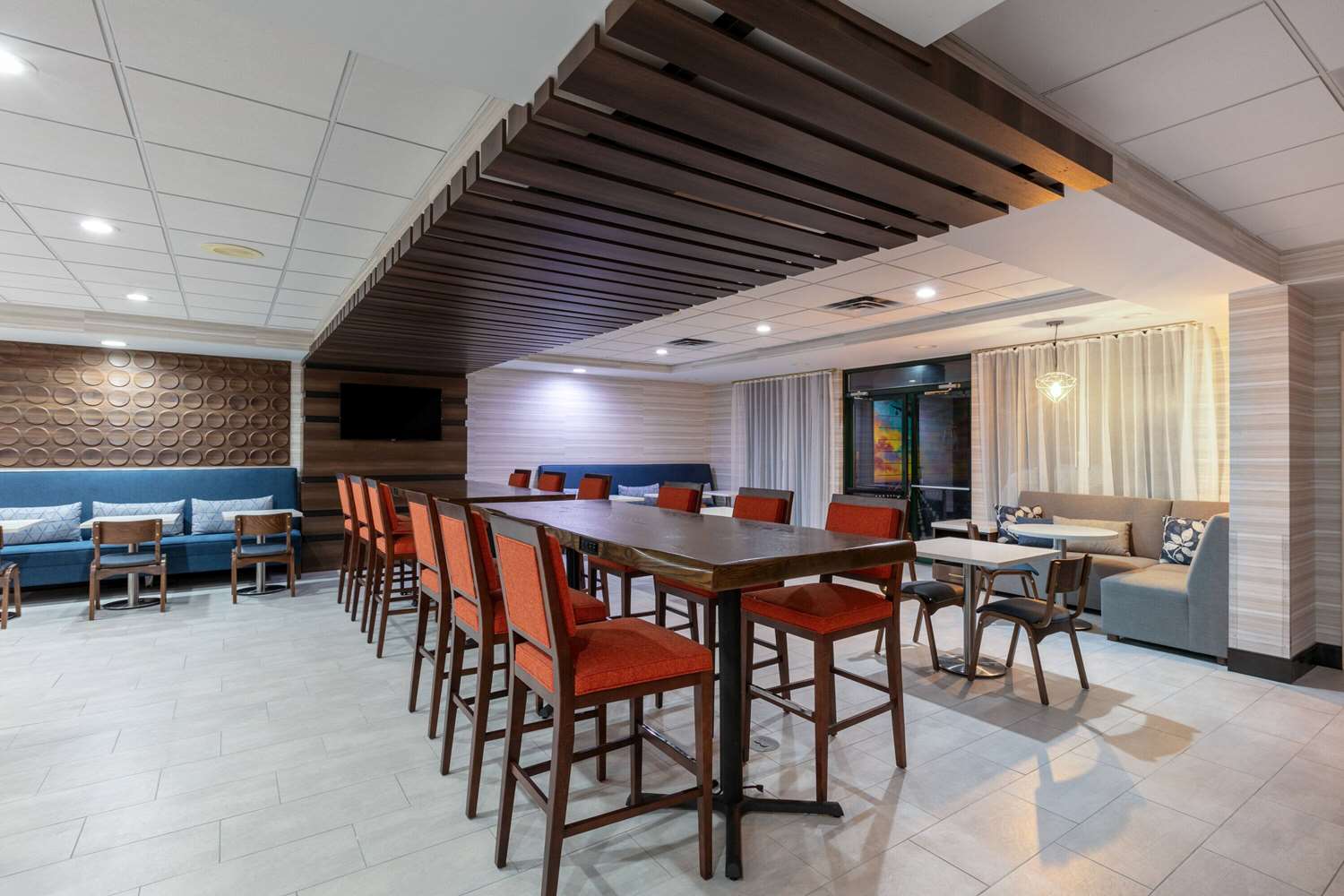 Spark by Hilton DFW North 40/60