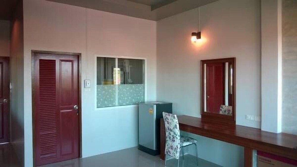 Waen Petch Place 53/55