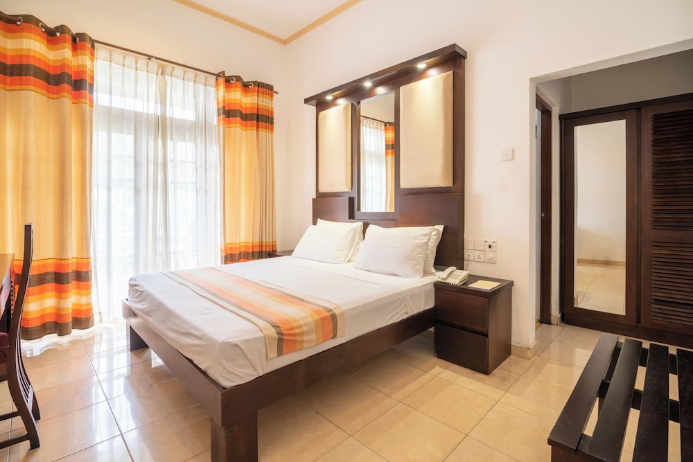 Oak Ray Serene Garden Hotel 28/64