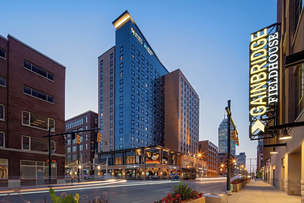 Hyatt Place Indianapolis Downtown 60/65