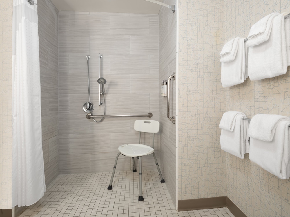 Holiday Inn Express & Suites Ruskin - Sun City 23/59