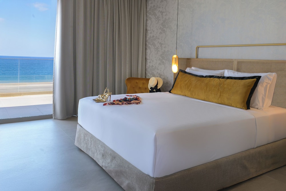 Castelo Boutique Suites by the sea 37/76