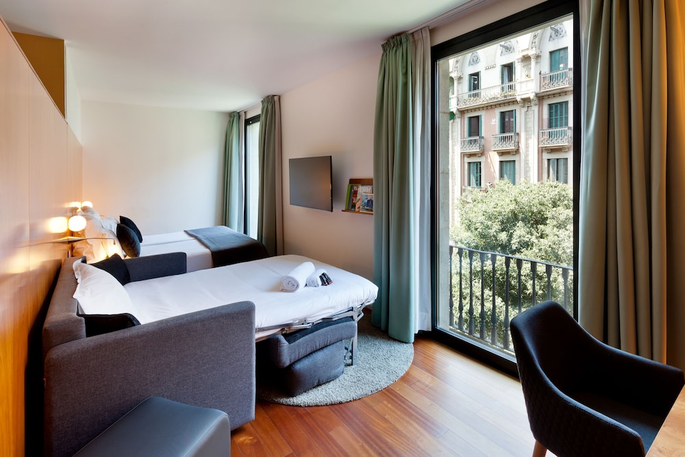 Condes de Barcelona 32/71