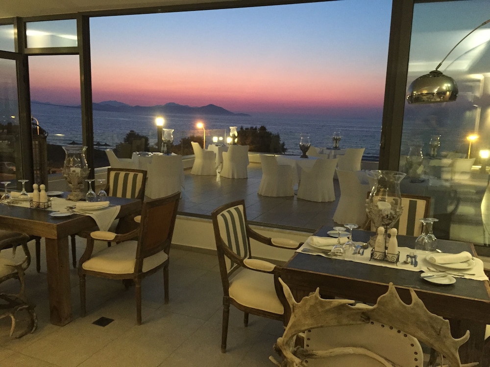 Diamond Deluxe Hotel Wellness Amp Spa Adults Only 63/76