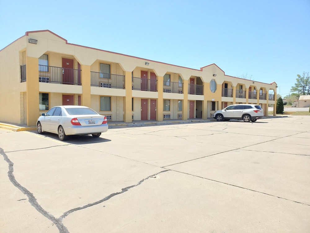Red Roof Inn Shamrock 5/17
