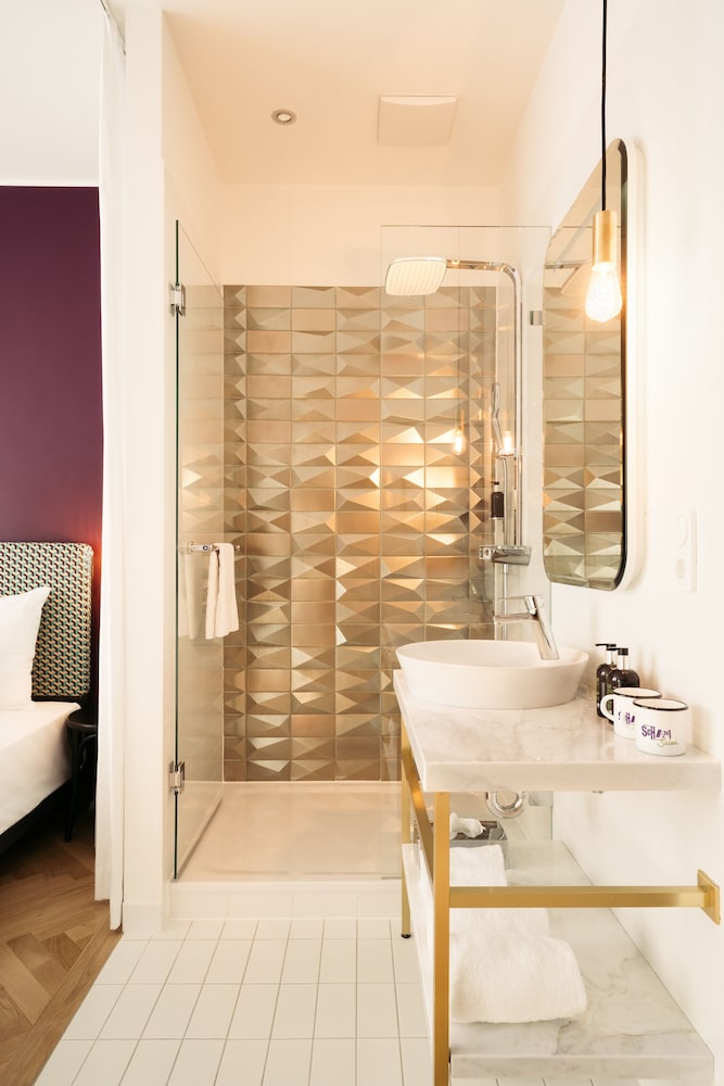 Hotel Schani Salon 47/48