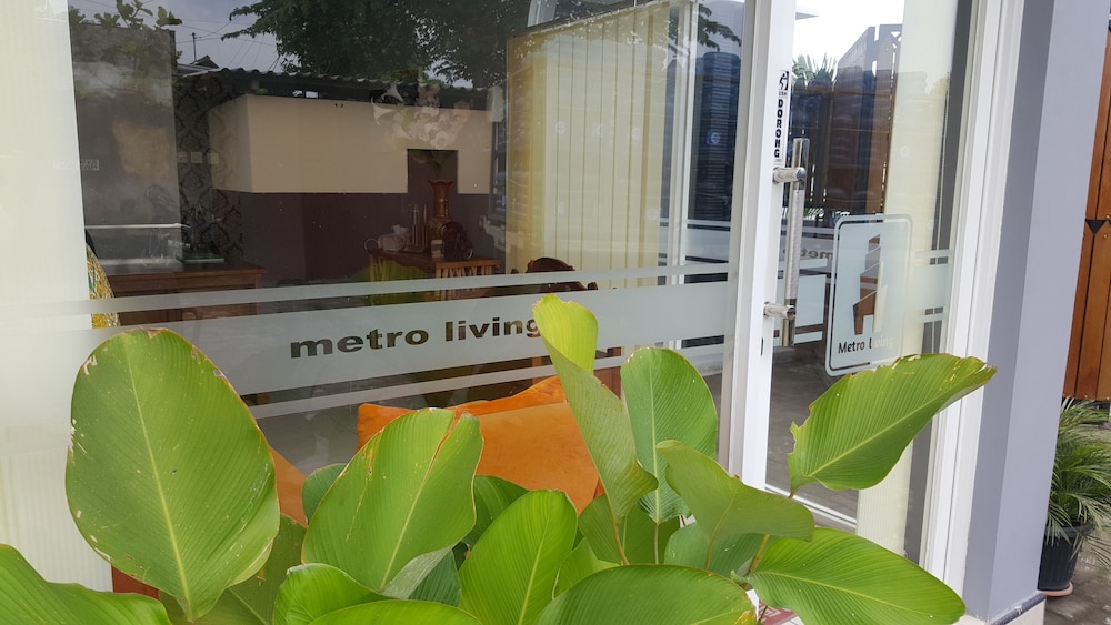 Metro Malioboro Living 2/28