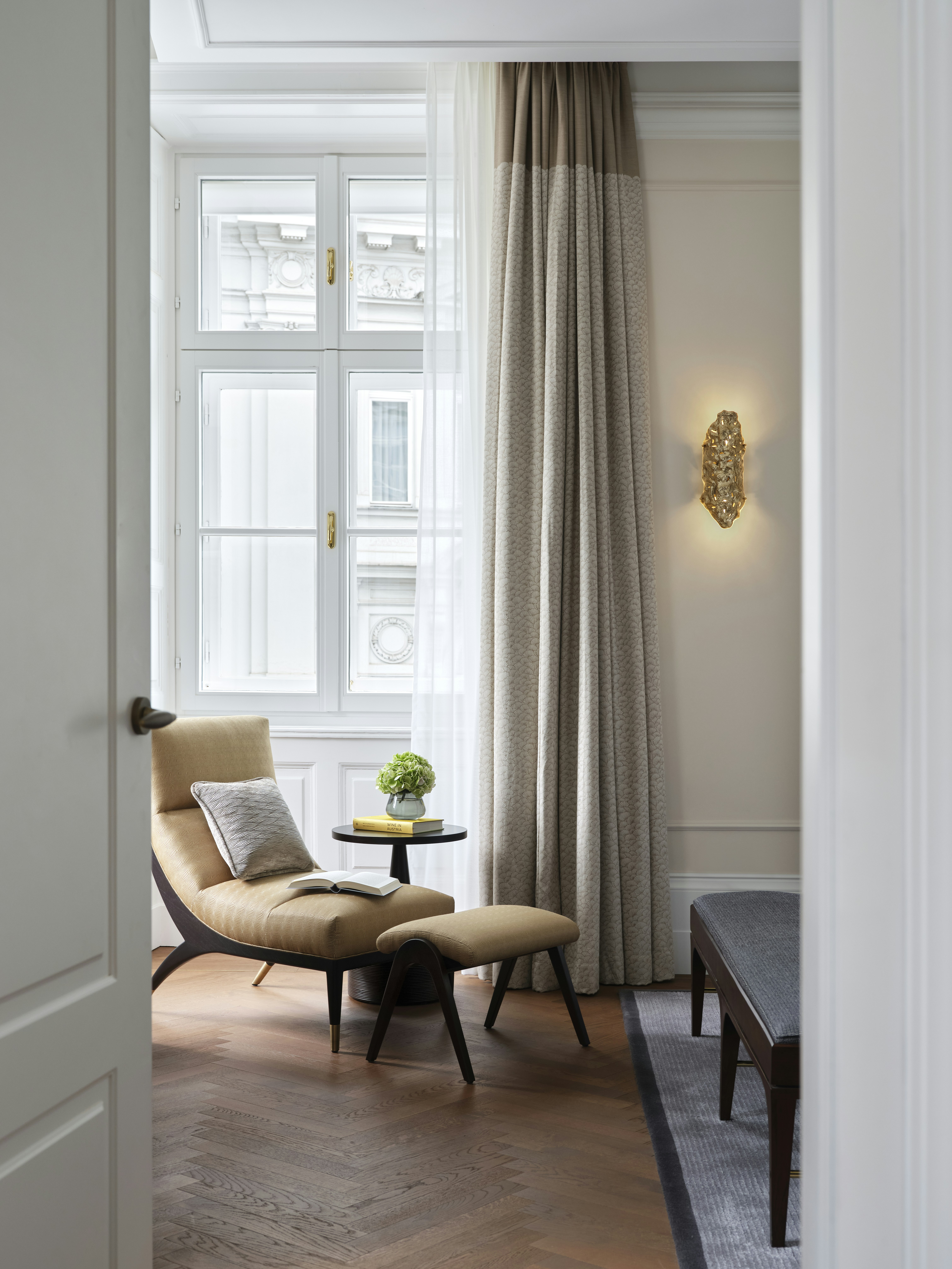 Rosewood Vienna 29/50