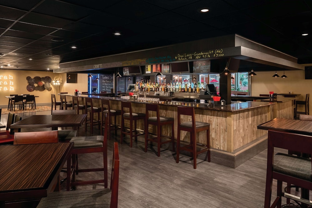 Ramada By Wyndham Indiana 25/32