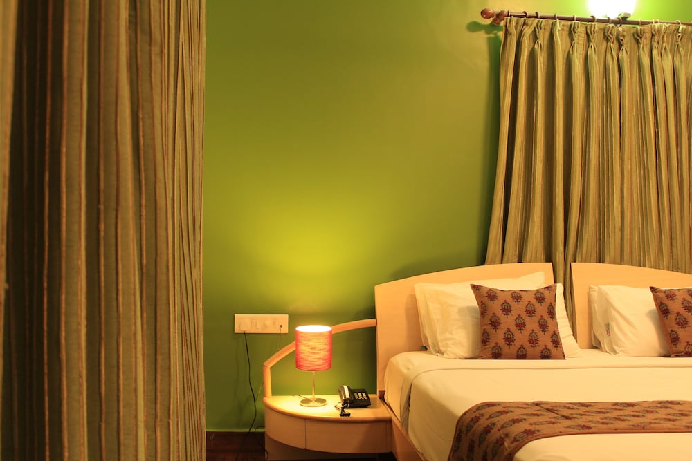 EXECUTIVE, SUITE