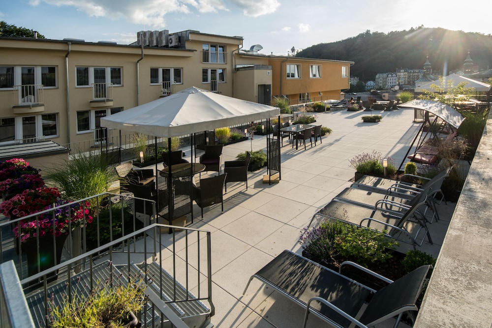 Luxury Spa & Wellness Hotel Prezident 64/68